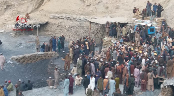 Harnai: at least four workers trapped in a coal mine after explosion