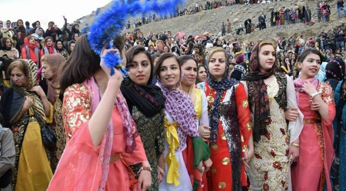 Iran bans Kurdish dress and language in public