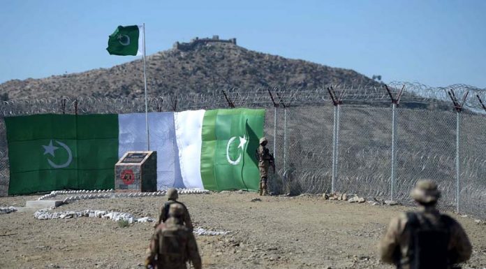 Pakistani and Afghan forces clash along Durand line