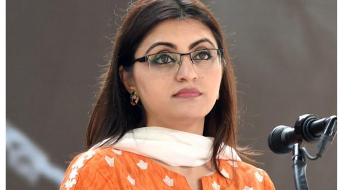 Rights activist escapes Pakistani authorities, reached U.S.