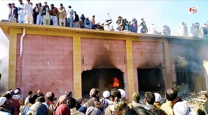 Hindu temple demolished by extremist mob in Karak