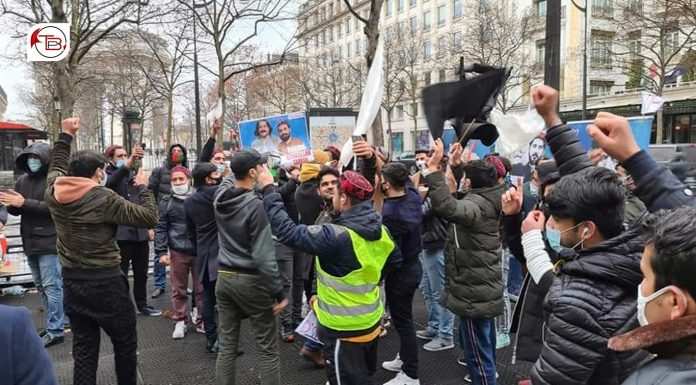 France: PTM holds protest in front of Pakistan embassy in Paris
