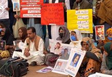 Baloch protestors end their sit-in protest after government assurance