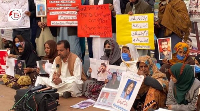Baloch protestors end their sit-in protest after government assurance