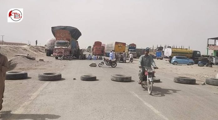 Govt employees protest; key highways blocked throughout Balochistan
