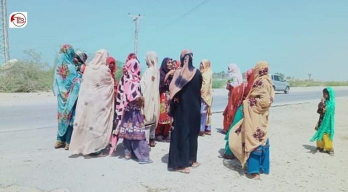 Oramara: Water shortage brings women on roads