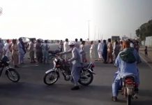 Gwadar: Highway blocked as public gather to protest against load-shedding