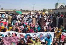 Panjgoor: Civilians gather on roads to protest against target killings