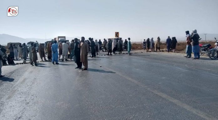 Mastung: Women block Quetta-Karachi highway against low gas supply