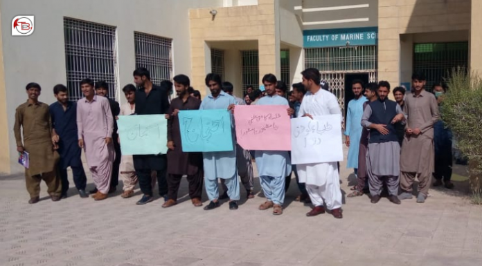 Students in Khuzdar, Uthal protest against PMC and lack of facilities