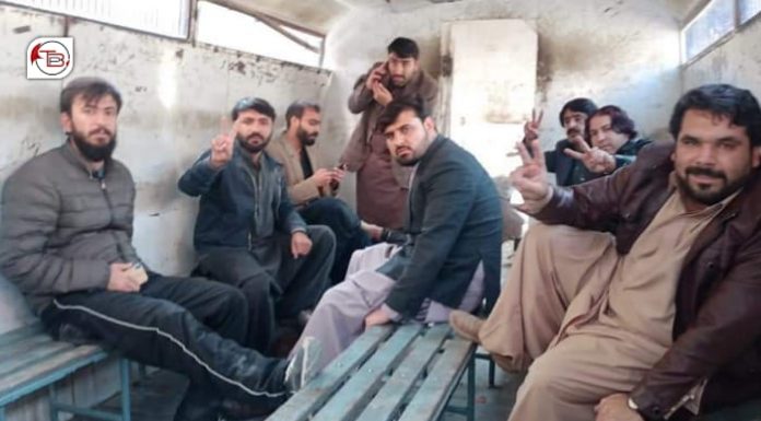 Quetta: Police baton charge, arrested protesting doctors