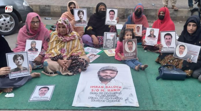 Protest for ‘missing persons’ in Karachi continues, Police meets protesters