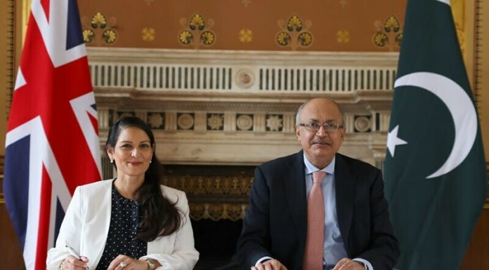 UK signs deal to return illegal immigrants to Pakistan