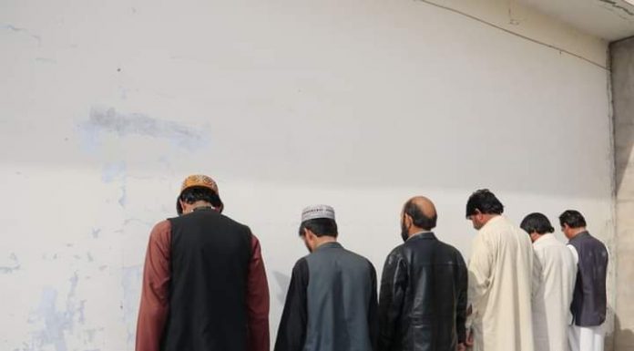 Kandahar: Pakistani intelligence personnel held attacking Baloch immigrants