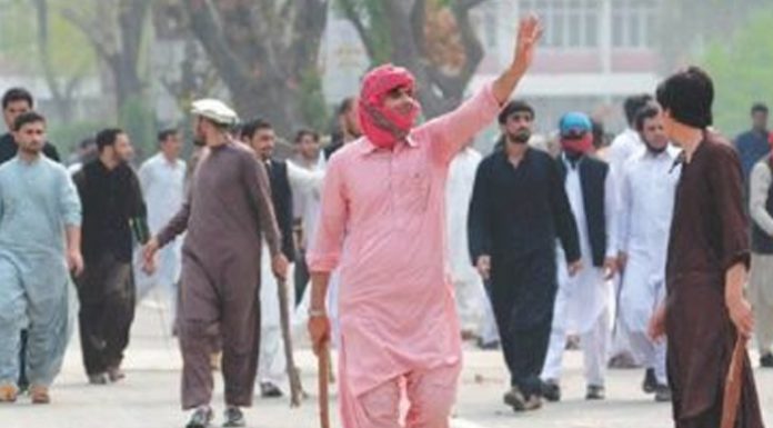 Islamabad: 24 wounded after Baloch, Pashtun students clash at QAU