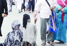 Majority of Beggars Arrested Abroad Are Pakistani, says Overseas Secretary