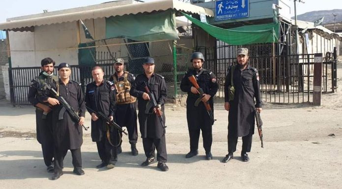 Pakistan-Afghanistan Border Sealed for 2nd Day Amid Rising Tensions