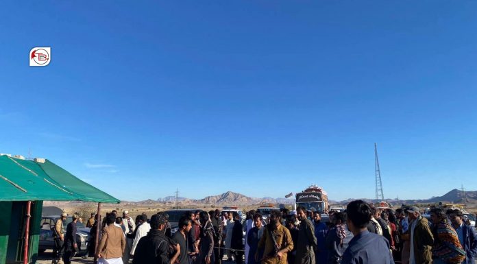 Soorab: Long March Protesters Face Police Aggression, Two Injured Including a Woman