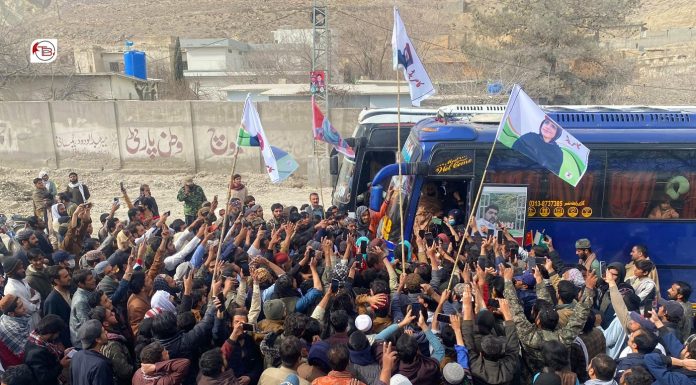 Tens of Thousands Gather in Quetta to Welcome Baloch Long March Protesters