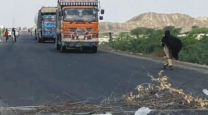 Pasni: Protesters Block Makuran Coastal Highway Over Power Cuts