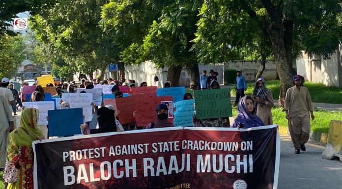 Thousands on Streets for Fourth Consecutive Day Amid Violent Crackdowns