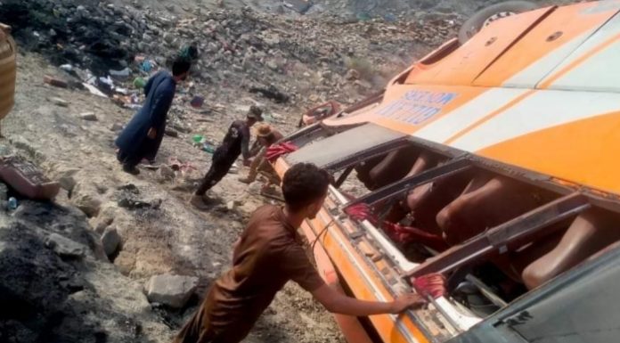 Ormara: Pilgrims’ Bus Overturns on Makran Coastal Highway, Killing 11, Injuring Several