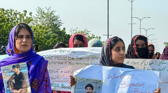 Uthal: Students Continue Protest Against the Enforced Disappearance of Bayandur Baloch