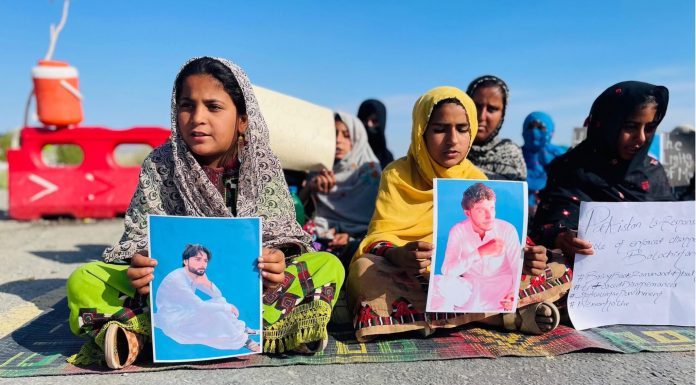 Protest Blocks CPEC Route in Hoshab Over Enforced Disappearances in Kech