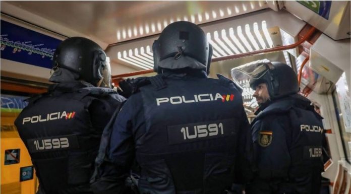 Spain Arrests 10 Pakistanis in Barcelona Over Terrorism Allegations