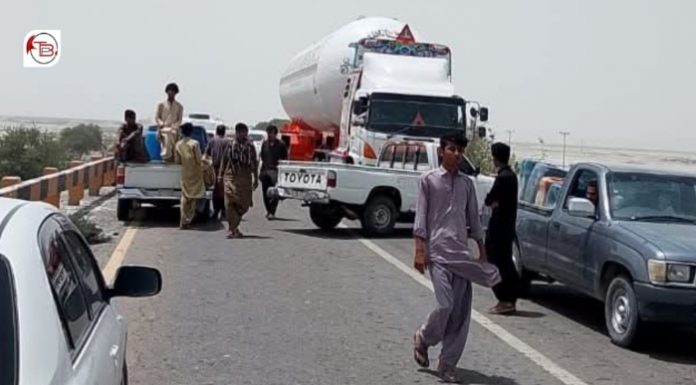 Pickup Union Blocks Coastal Highway in Gwadar After Coast Guards Seize Vehicles and Diesel