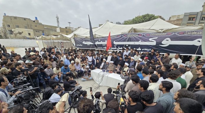 Shia Pilgrims’ Long March Halted at Hub Amid Protest Against Pilgrimage Travel Ban