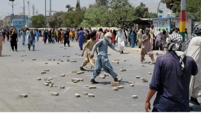 Balochistan Shuts Down as Political Parties Protest Quetta Suicide Blast