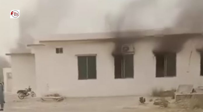 Armed Men Set Fire to Court Building, Abduct Judge in Kharan