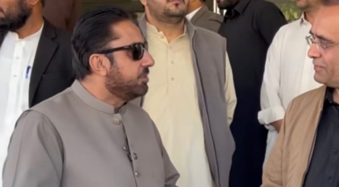 Opposition Leader Says Ministers Downplaying Highway Blockades by Armed Groups