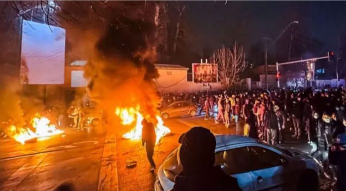 Iran Protests Enter 14th Day as Death Toll Mounts, US Weighs Military Options