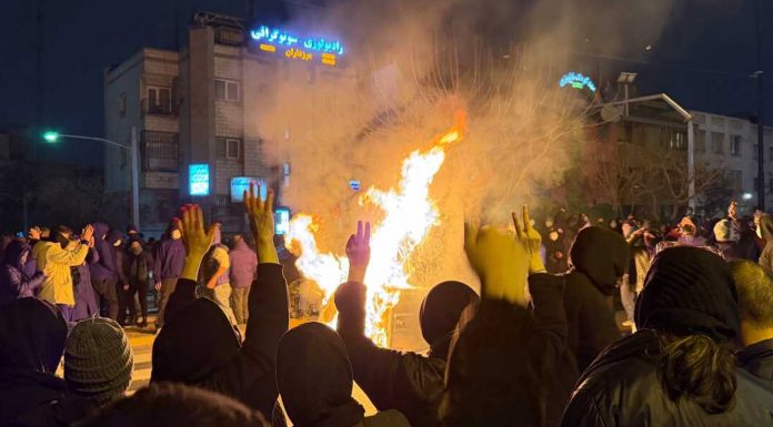 Iran Reopens Airspace After Brief Closure Amid US Military Threats