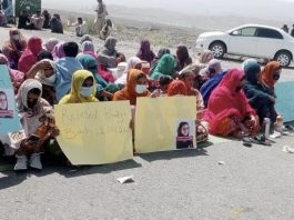 CPEC Highway Blocked In Turbat As Family Seeks Recovery Of Khadija Baloch