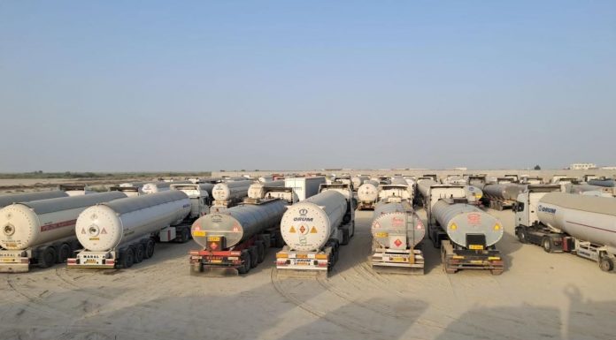 400 LPG Bowsers Stranded in Taftan to Move Under Pakistan Army Security, Officials Say