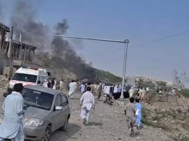 Suicide Attack on Dera Ismail Khan Checkpoint Kills 12, Injures 32